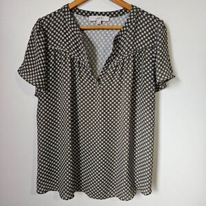 EUC LIKE NEW LOFT GREEN SPLIT V TINY FLORAL PRINT FLUTTER SLEEVES TOP SZ LARGE